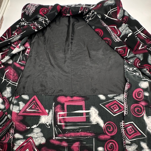 Vintage Emily Adams Women's Black and Red Patterned Blazer size small (D36) - Picture 8 of 11